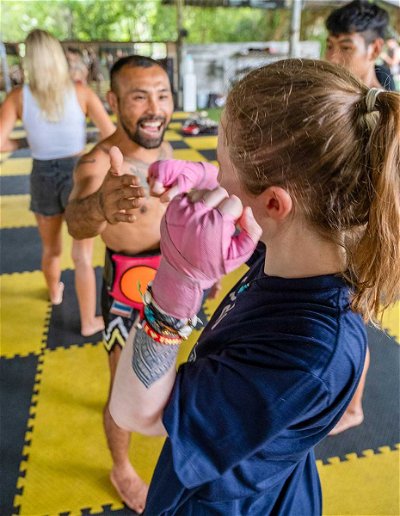 Learn the art of Muay Thai on a beginner class in Pai