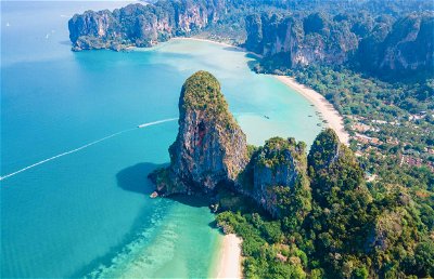 Day 6: Here she is, the world-famous Railay Beach 😍
