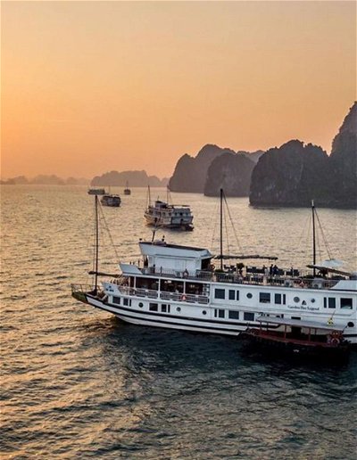 Stay overnight on a traditional junk boat in Ha Long